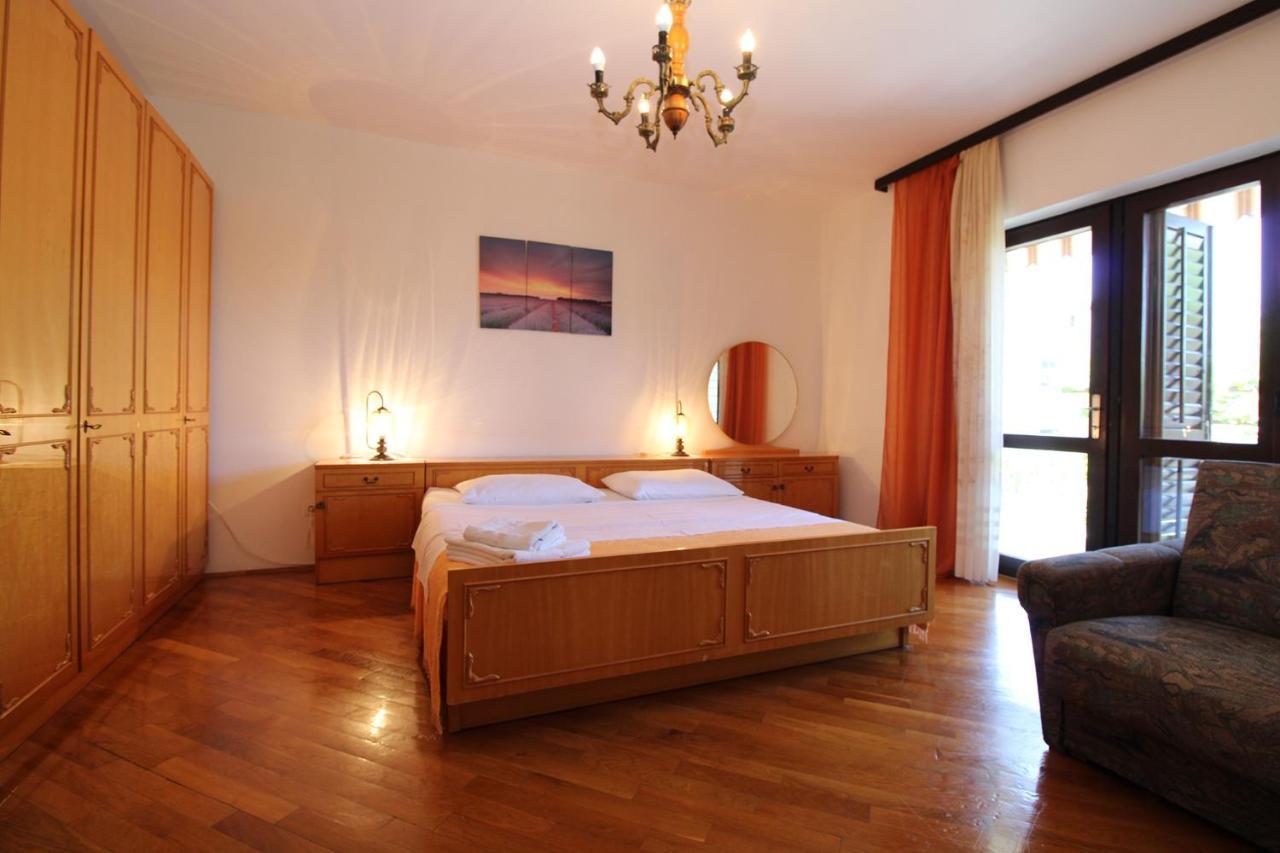Biskupije 1158 Apartman *